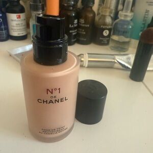 Chanel No 1 foundation BR32 NIB . Box has some damage.  never used or swatched.